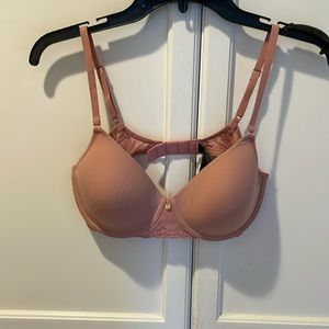 Natori bra. 34C.